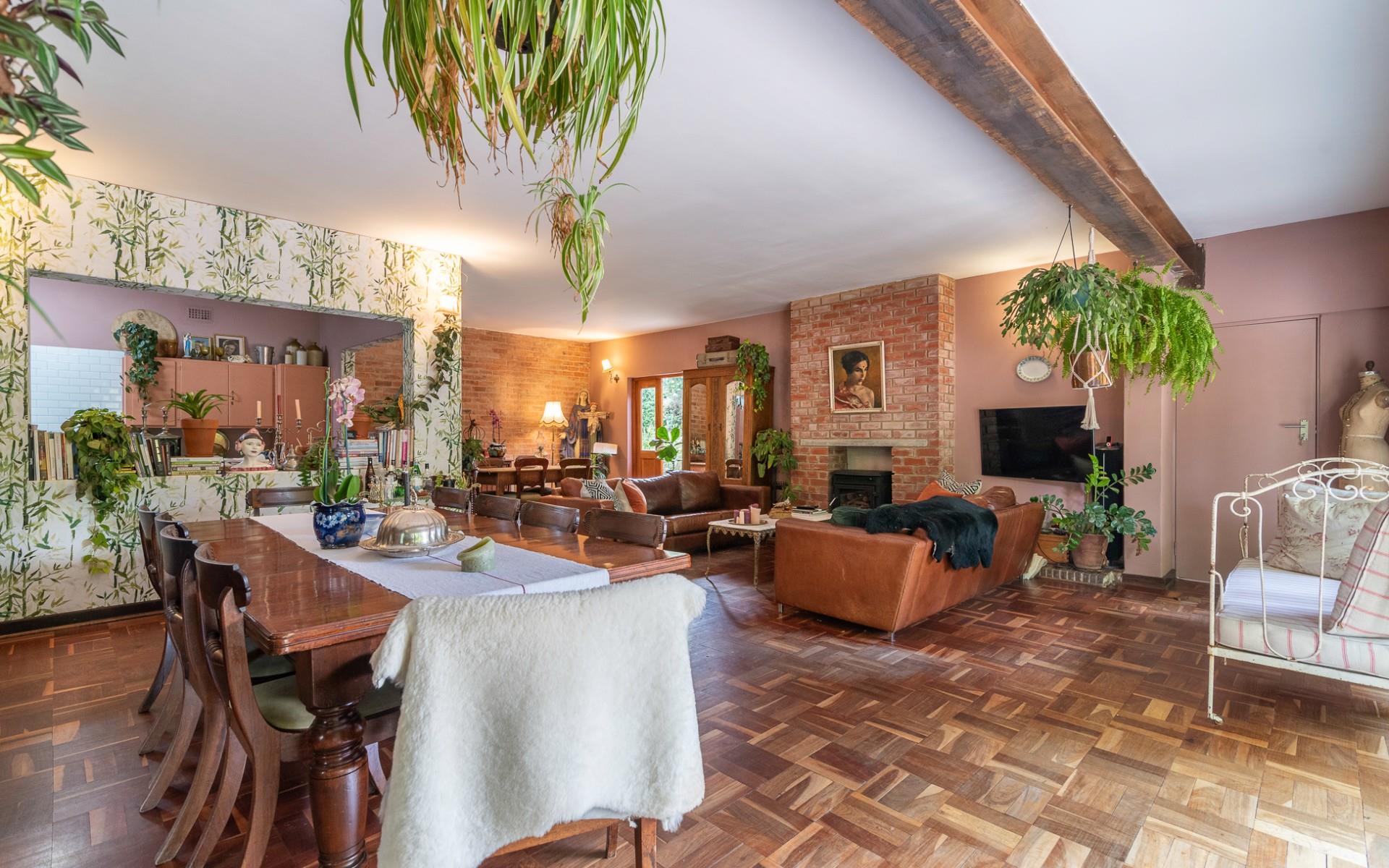 Four Bedroom Family Home in Hurlingham with Five Income Generating Guest Suites