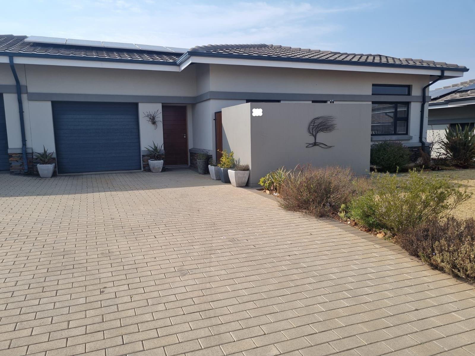 2 Bedrooms 2 Bathrooms House in an Amazing over 50s Estate