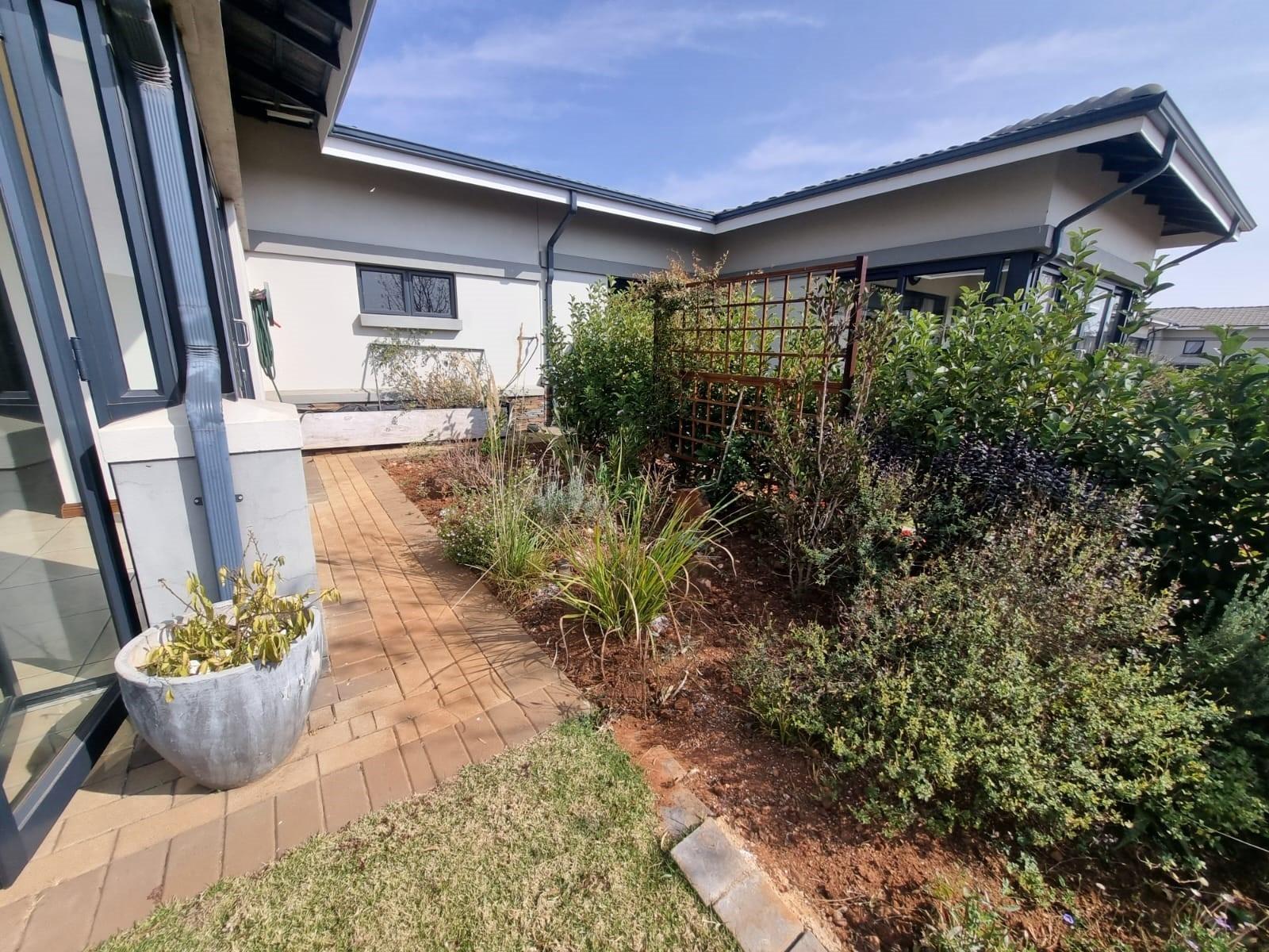 2 Bedrooms 2 Bathrooms House in an Amazing over 50s Estate