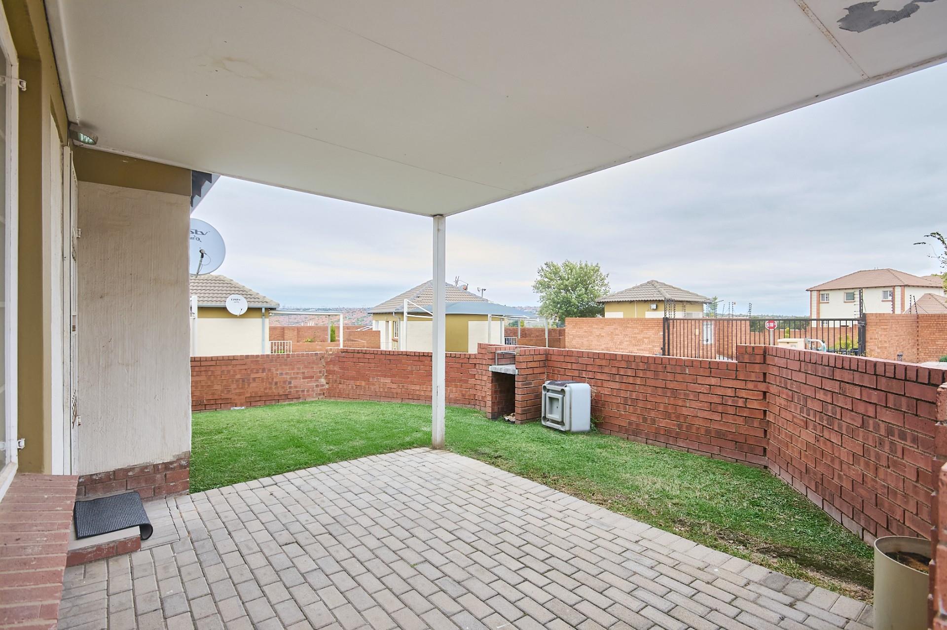 Charming 2-Bedroom Home with Private Garden The Reeds Estate