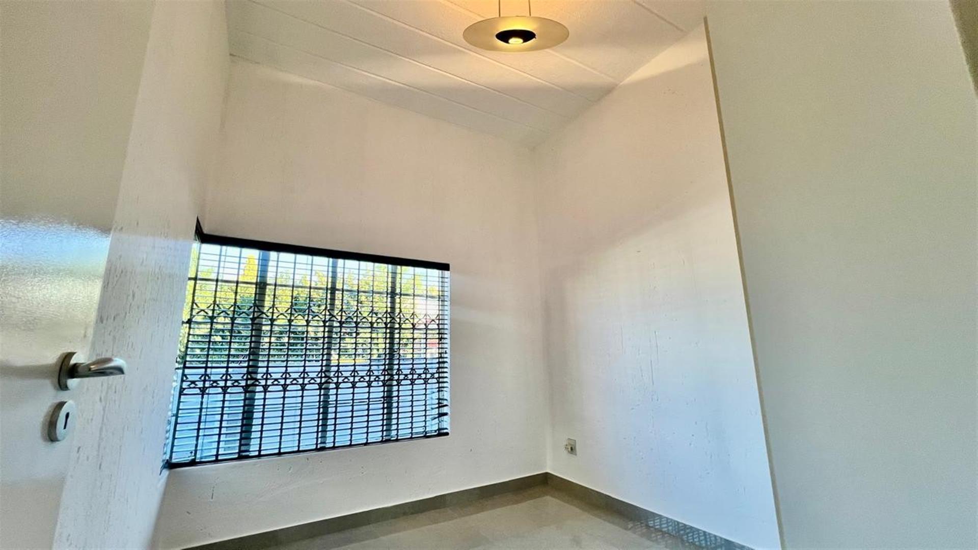 3 bed 2 bath ground floor, Lonehill