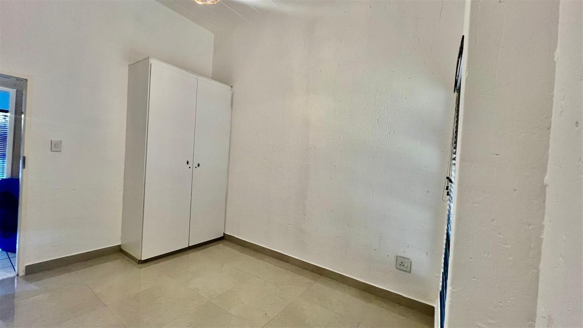 3 bed 2 bath ground floor, Lonehill