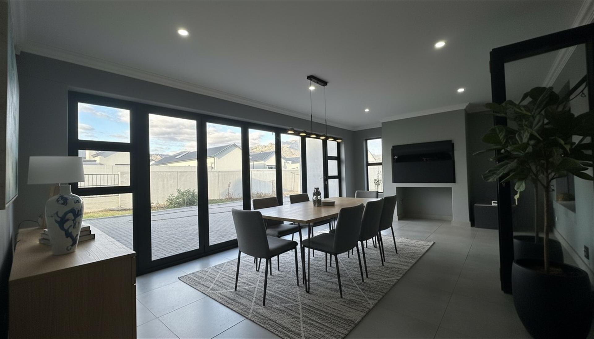 House For Sale in Paarl South, Paarl