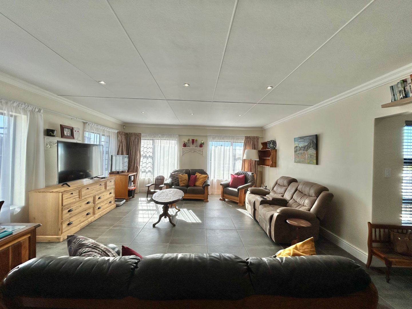 The feeling is just right at this home in Fountains Estate Jeffreys Bay