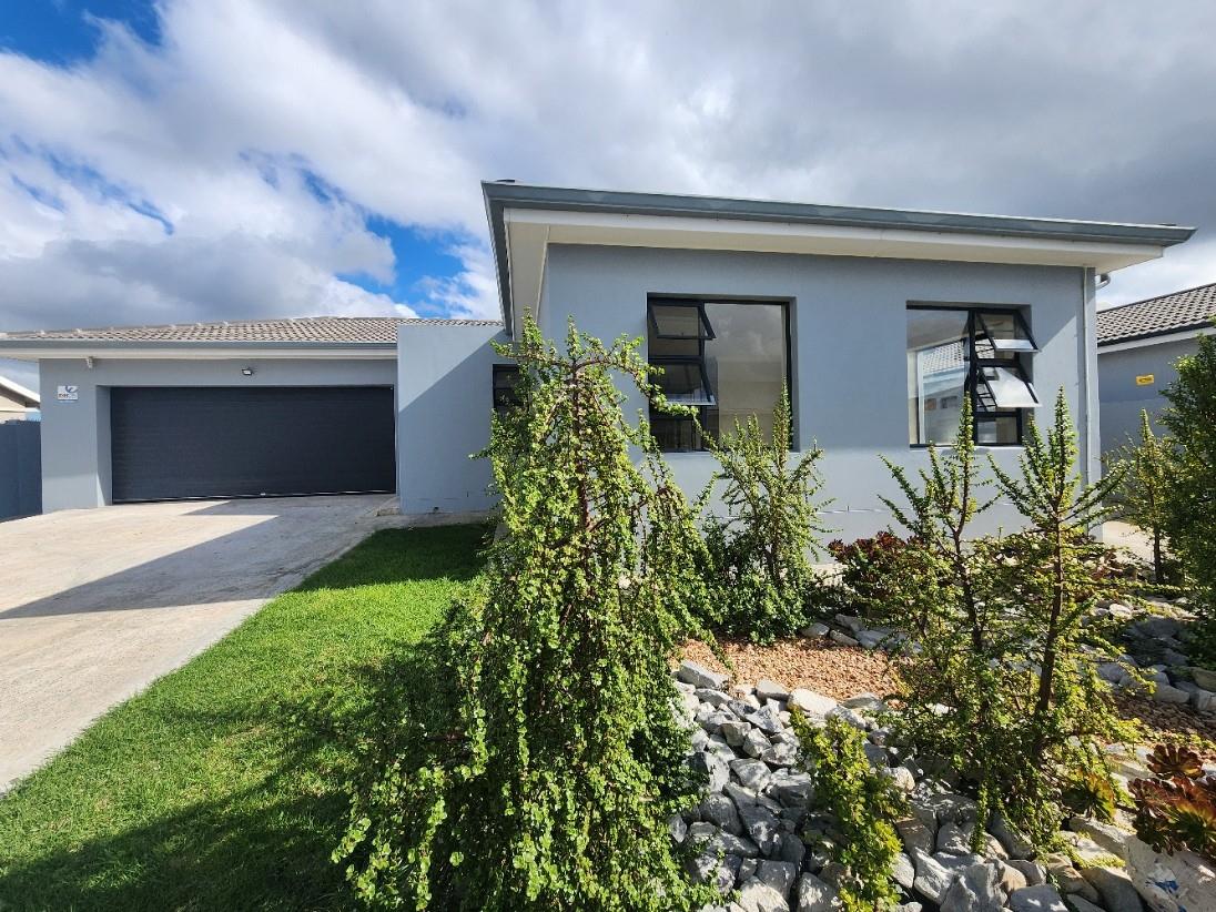 The feeling is just right at this home in Fountains Estate Jeffreys Bay