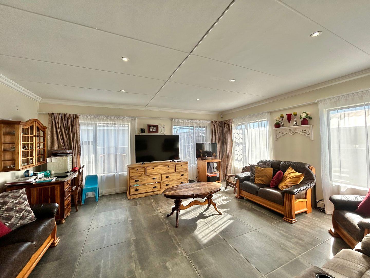 The feeling is just right at this home in Fountains Estate Jeffreys Bay