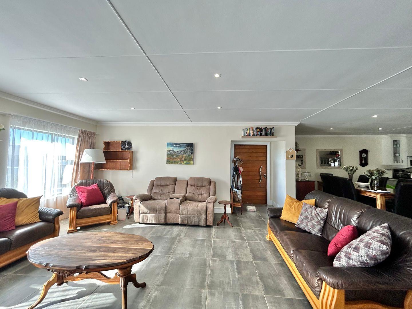 The feeling is just right at this home in Fountains Estate Jeffreys Bay