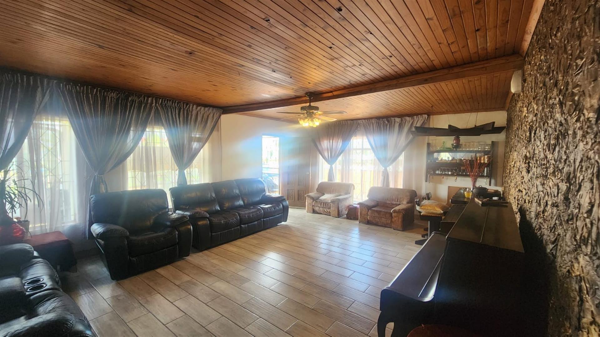 Spacious Family Home with Flatlet in a Prime Van Dyk Park Location