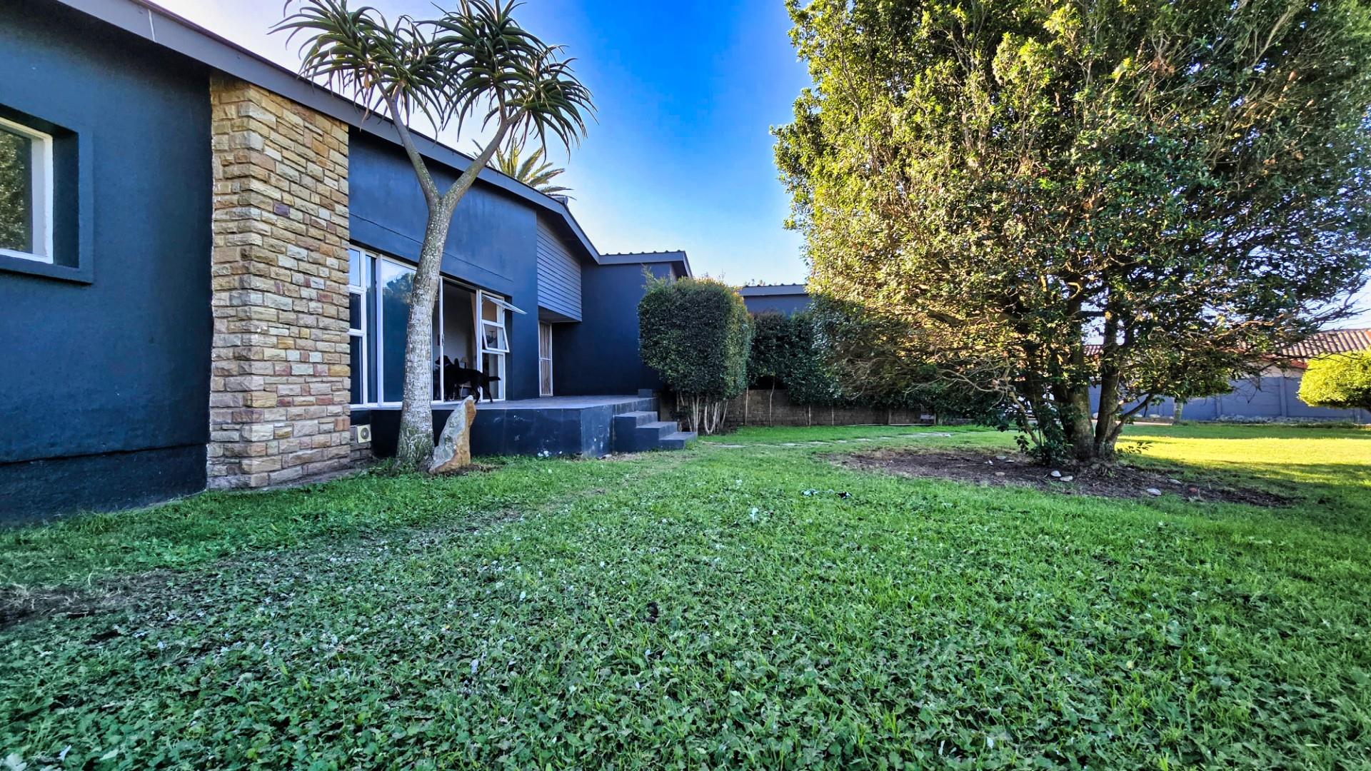 House For Sale in Mossel Bay Central Mossel Bay Western Cape