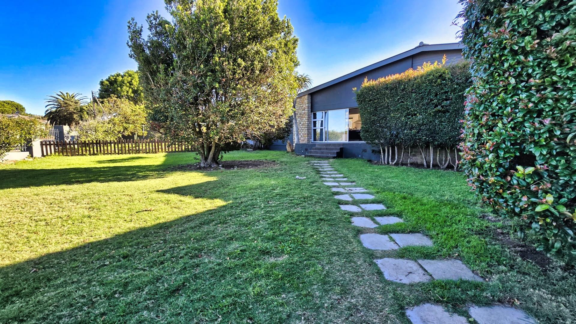 House For Sale in Mossel Bay Central Mossel Bay Western Cape