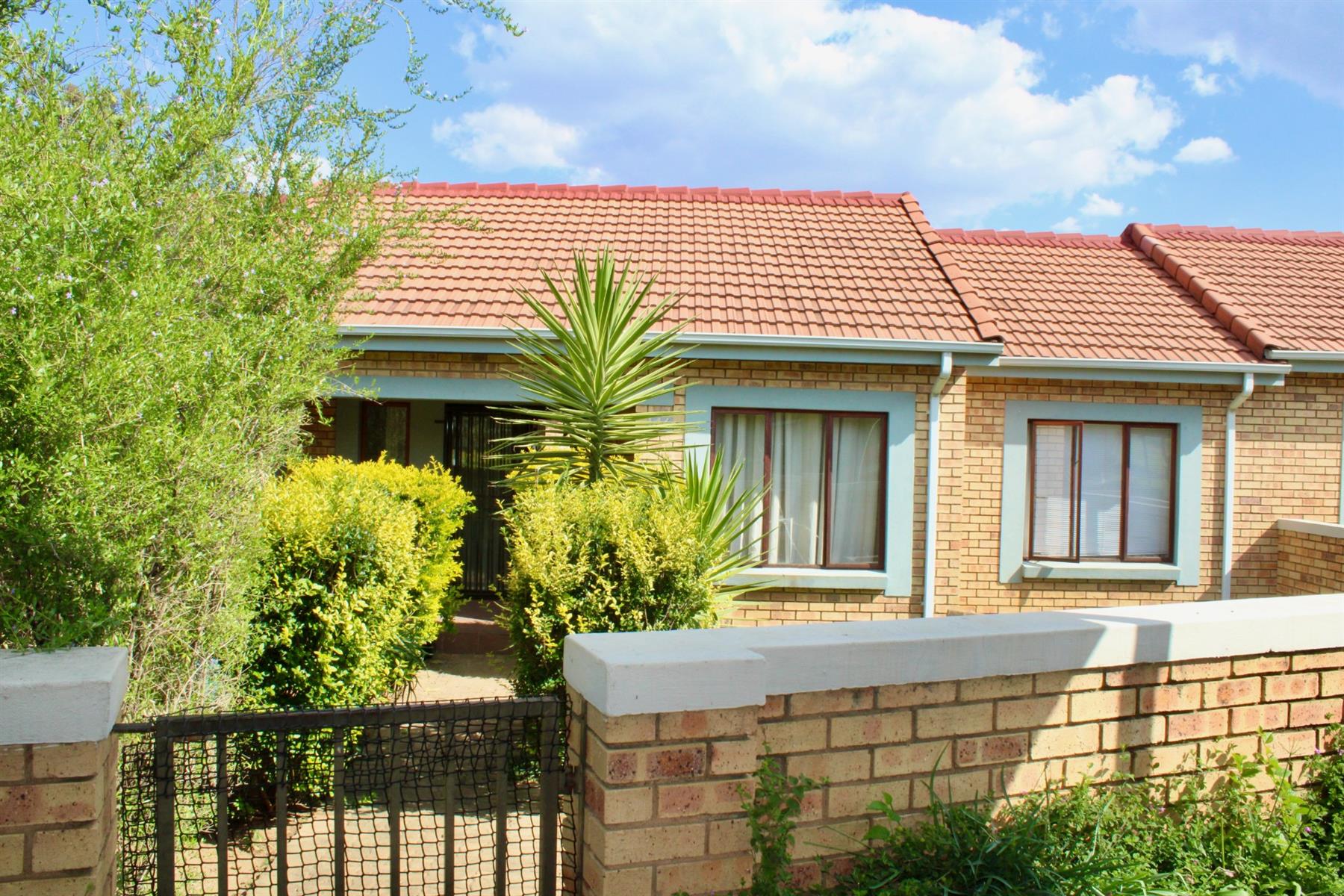 2-Bedroom Townhouse with Spacious Private Garden in Secure Randpark Ridge Complex