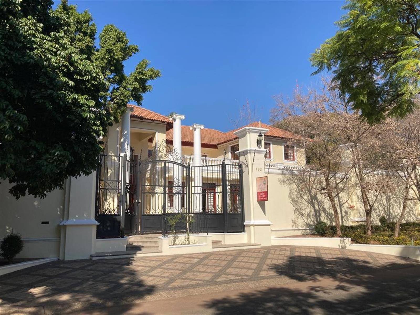 Luxury Open-Plan Studio Apartment Fully Furnished with Spacious Balcony (105)