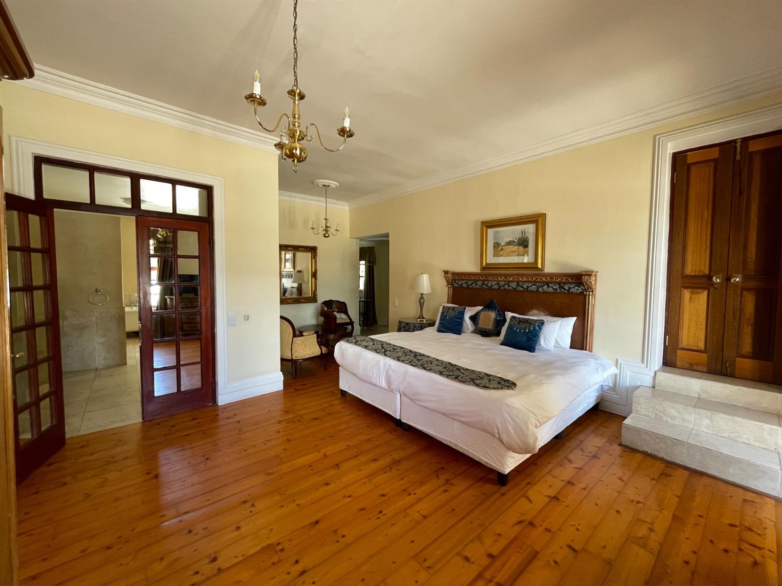 Luxury Open-Plan Studio Apartment Fully Furnished with Spacious Balcony (105)