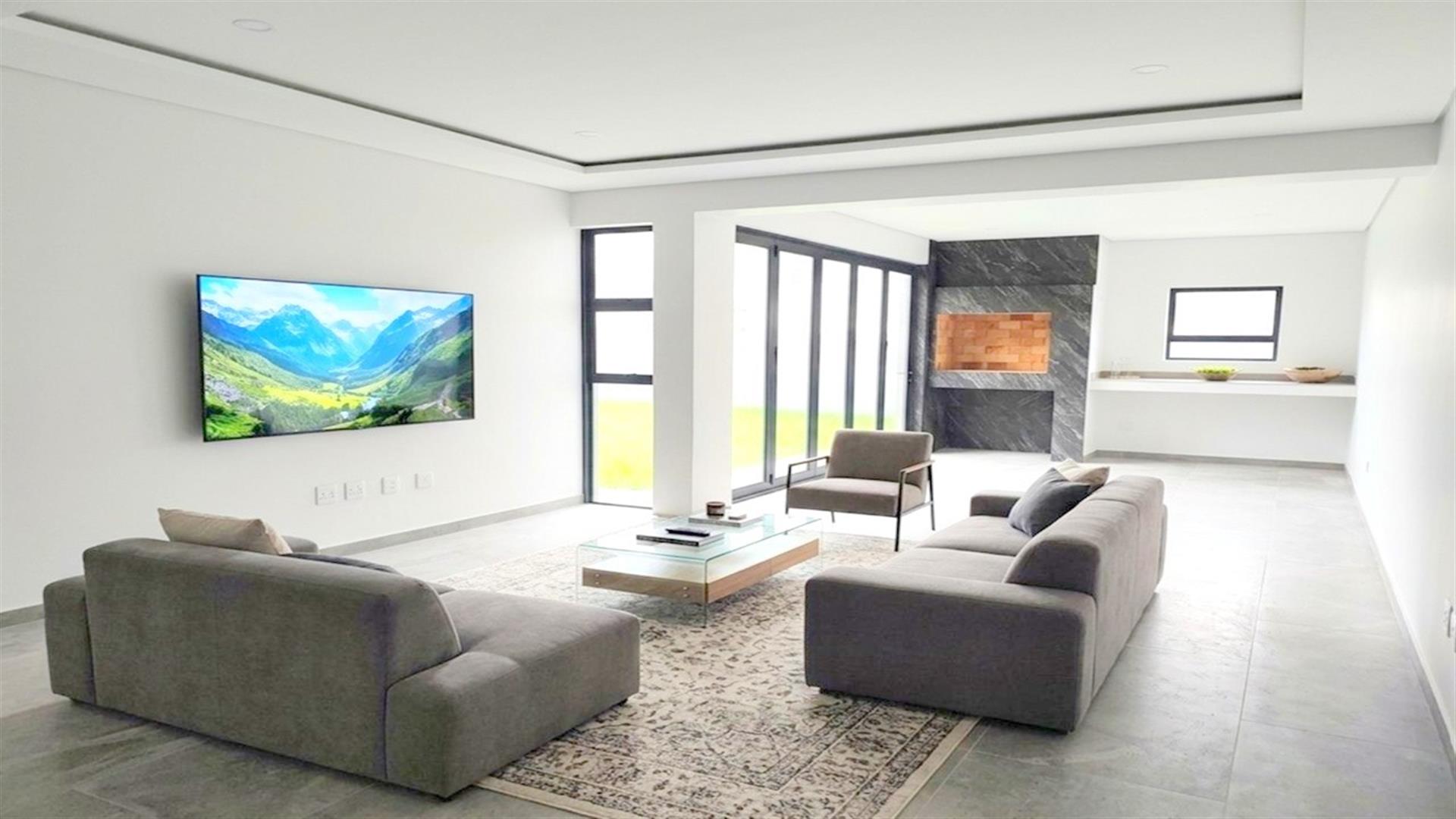 Brand new 4 Bedroom family home, awaiting it's first owner!