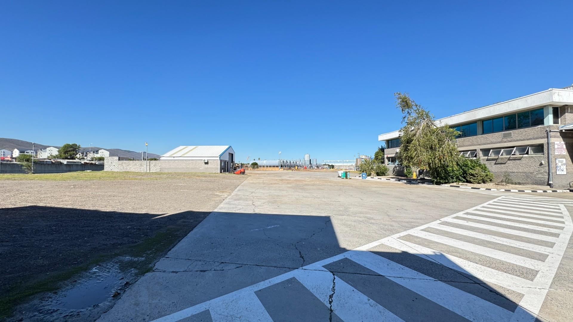 5,990m² Warehouse To Let | Killarney Gardens | Large Yard Component