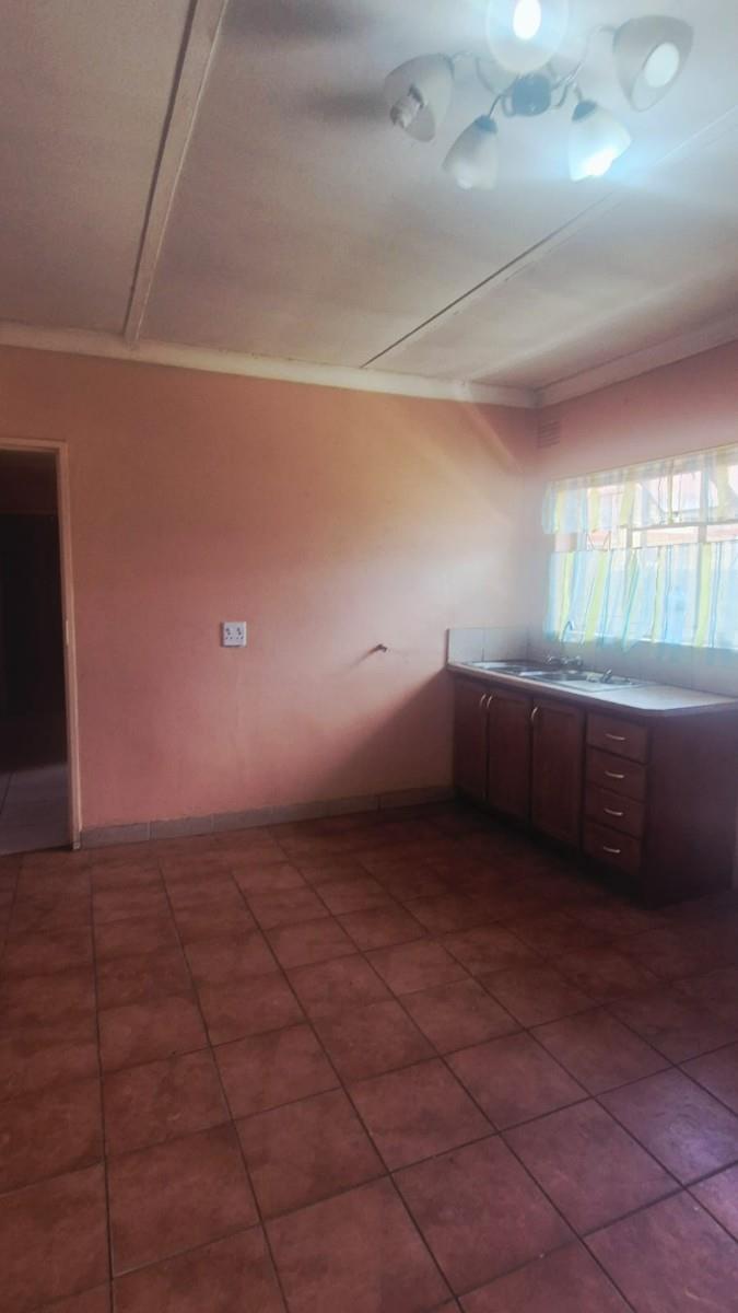 Spacious 3-Bedroom Family Home for Rent East End