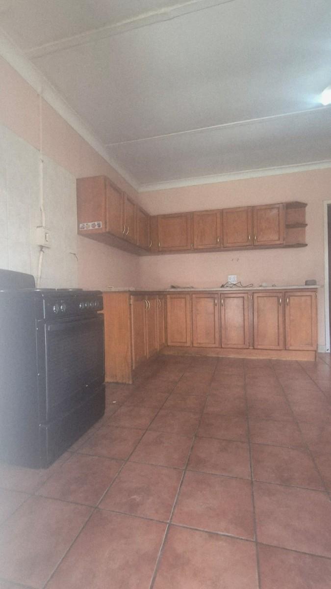 Spacious 3-Bedroom Family Home for Rent East End
