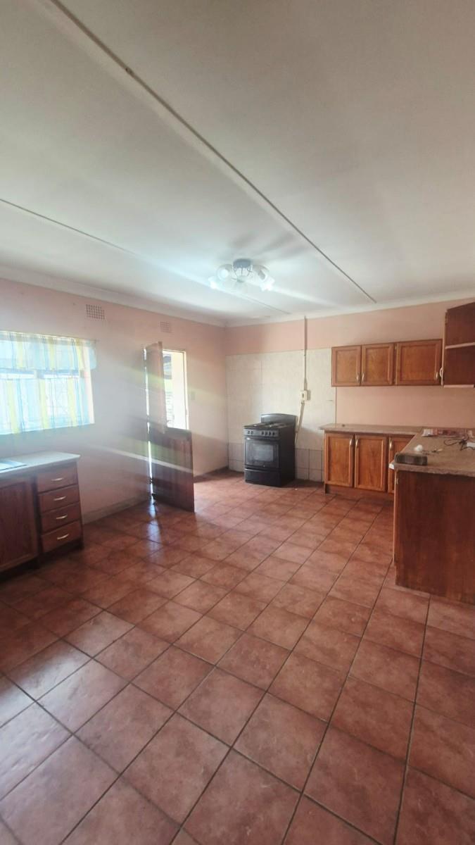 Spacious 3-Bedroom Family Home for Rent East End