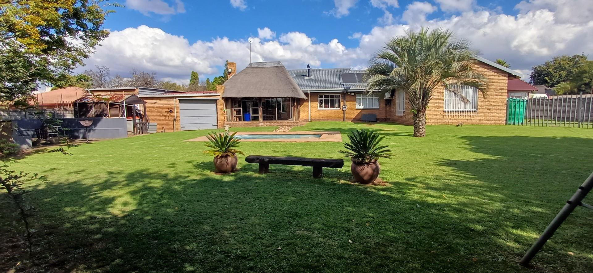 Where Family Life Meets Effortless Entertaining