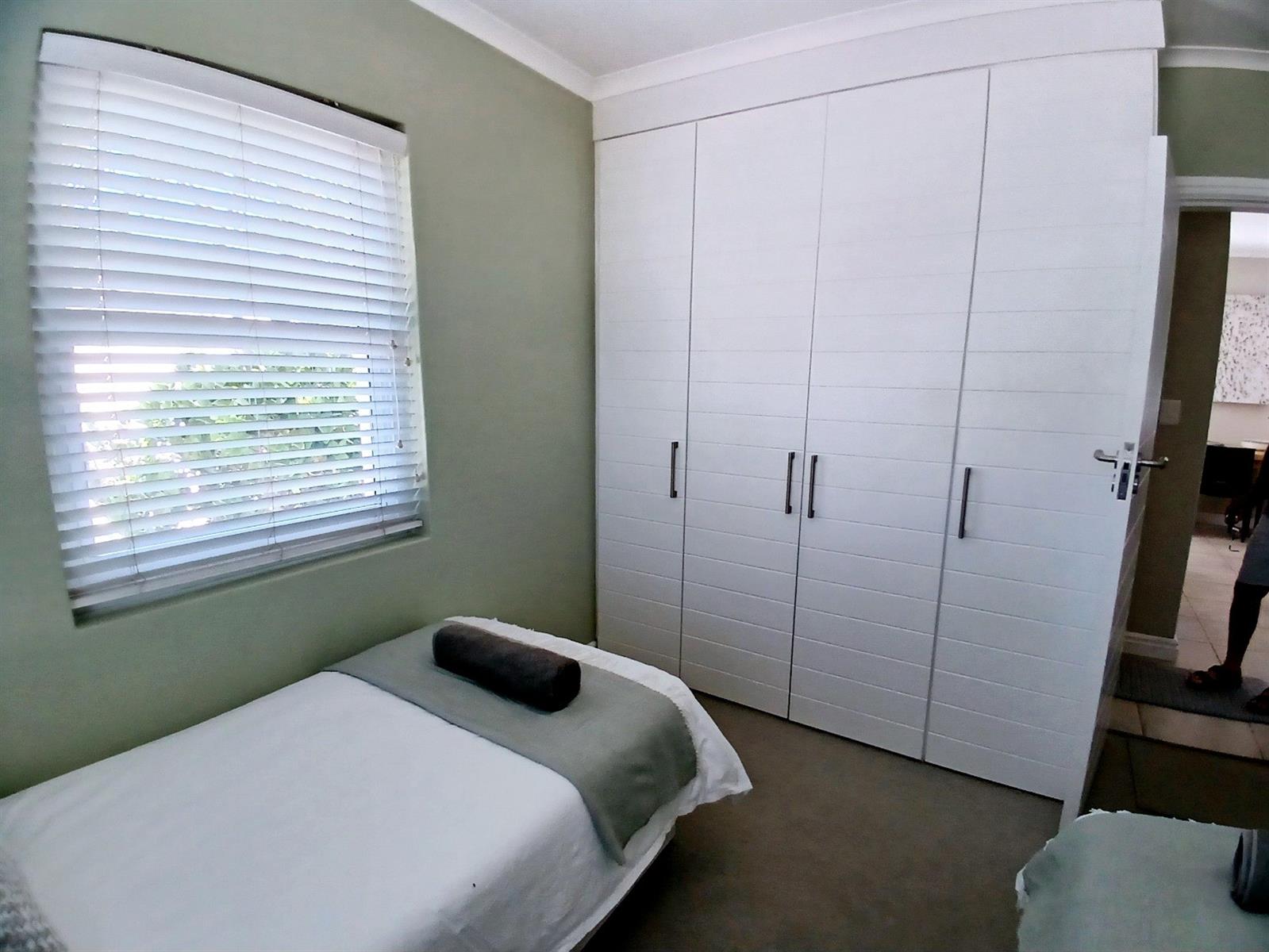 2 Bedroom, 1 Bathroom Cottage On Thesen Island