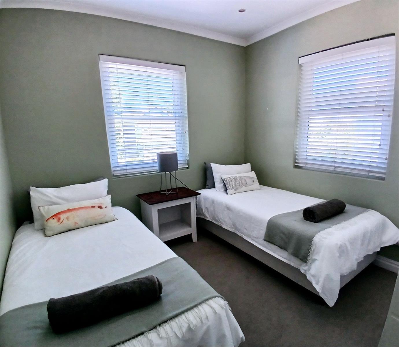2 Bedroom, 1 Bathroom Cottage On Thesen Island