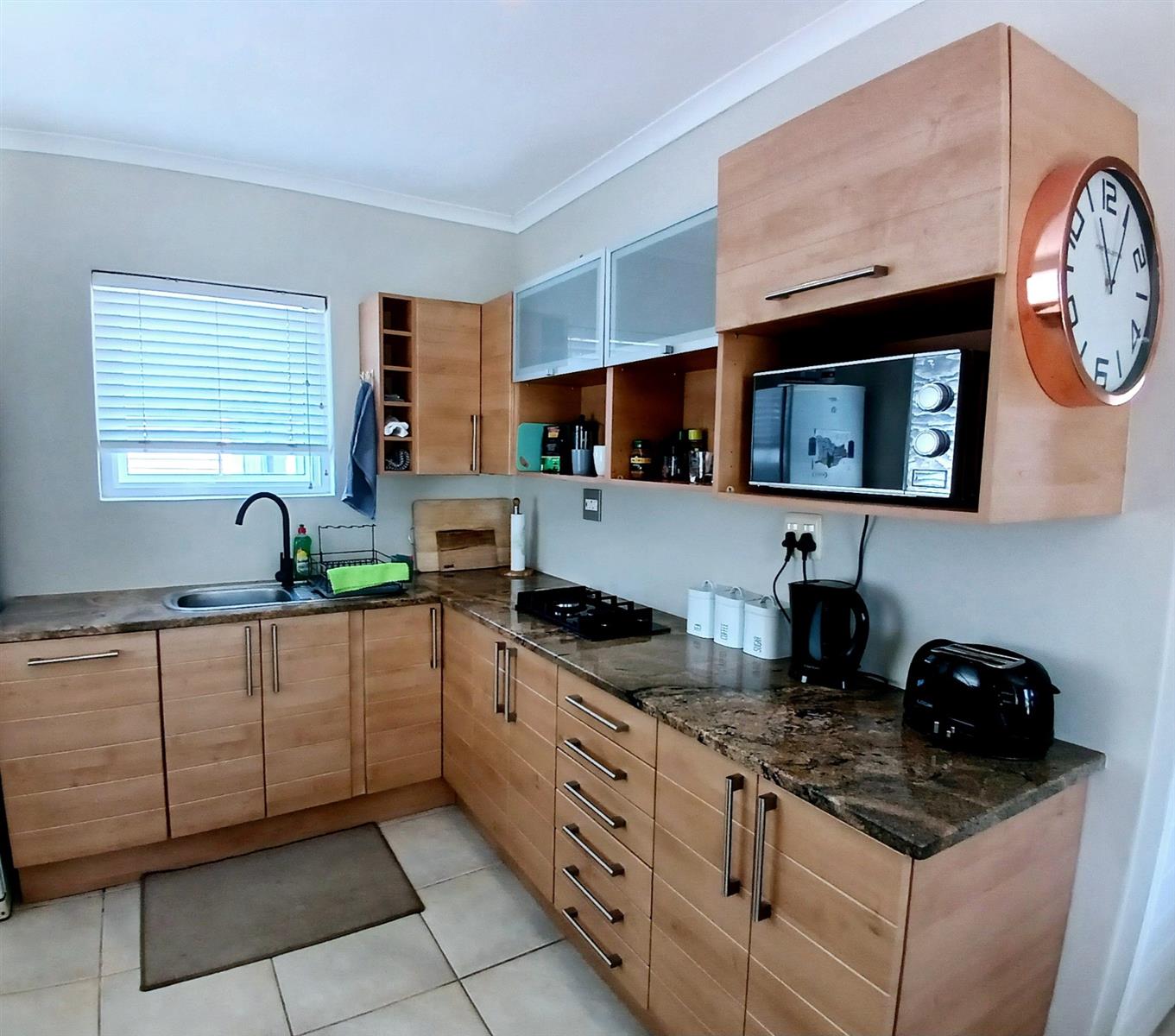 2 Bedroom, 1 Bathroom Cottage On Thesen Island