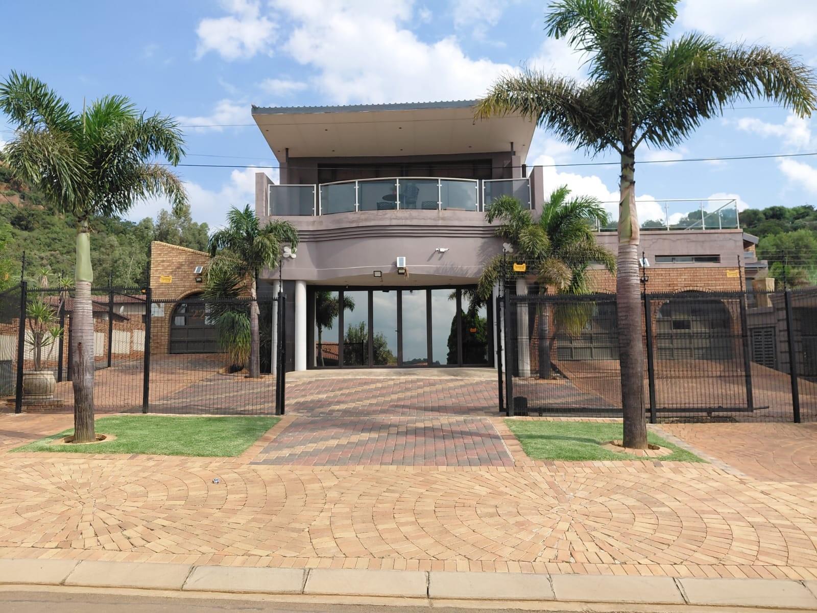 Naturena ,   4 Bedroom house with  2 cottages