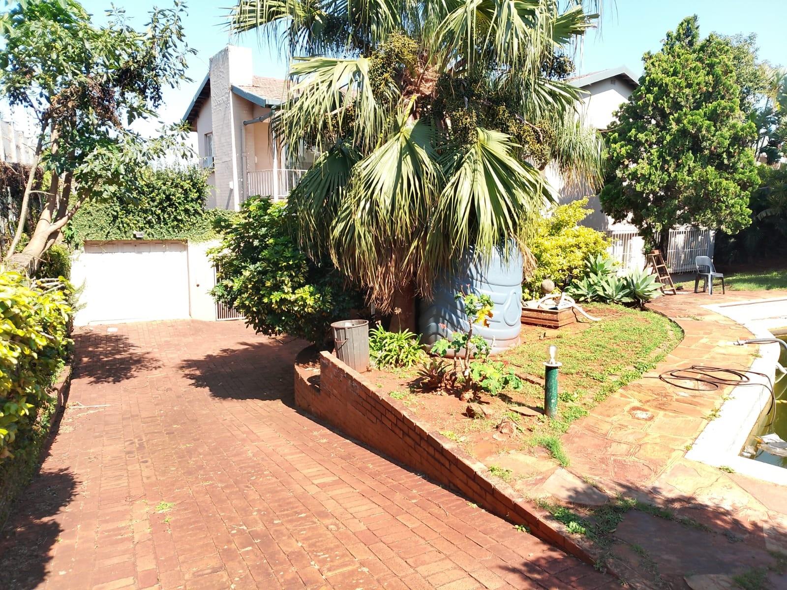 Huge four bedroom house To Rent in Glenmore, Durban, KwaZulu Natal