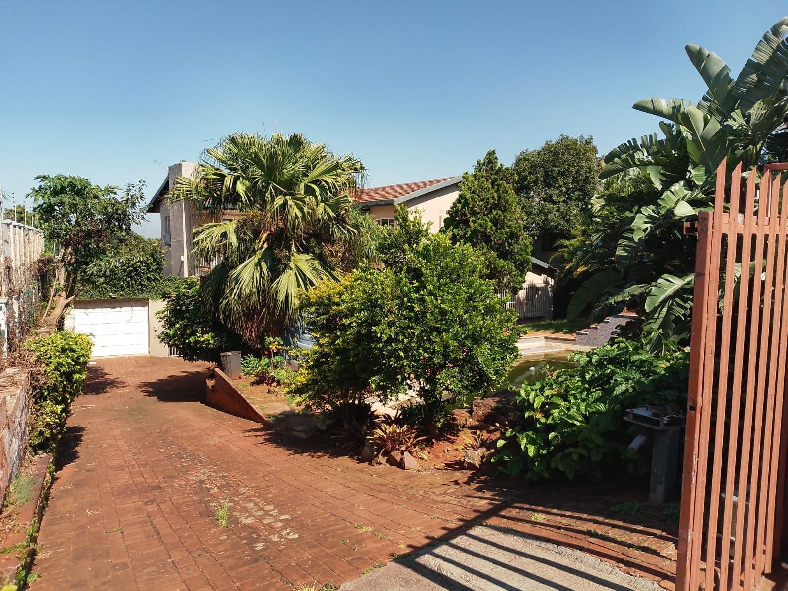 Huge four bedroom house To Rent in Glenmore, Durban, KwaZulu Natal