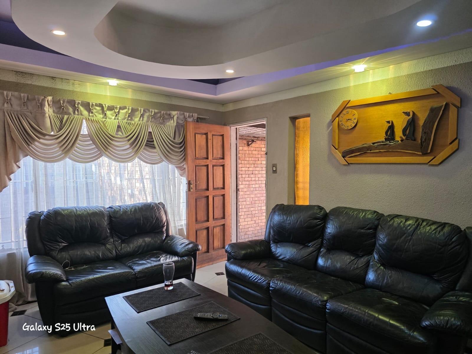 House For Sale in Witbank Ext 10, Witbank
