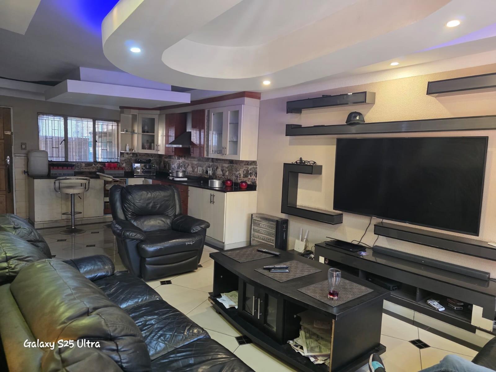 House For Sale in Witbank Ext 10, Witbank