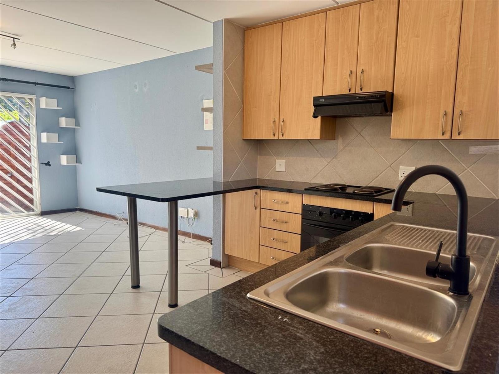 Townhouse for rent in North Riding, Randburg