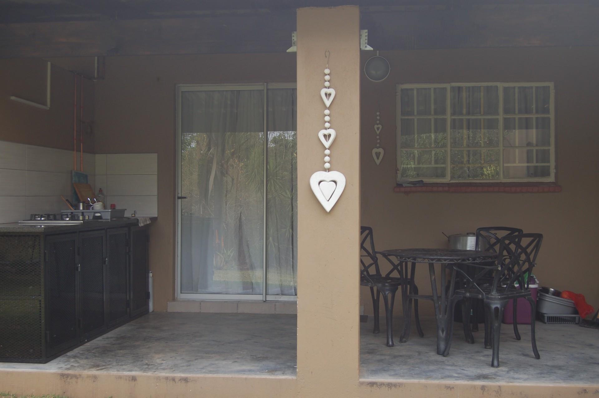 Income-Generating Airbnb, Smallholding Near University of Mpumalanga