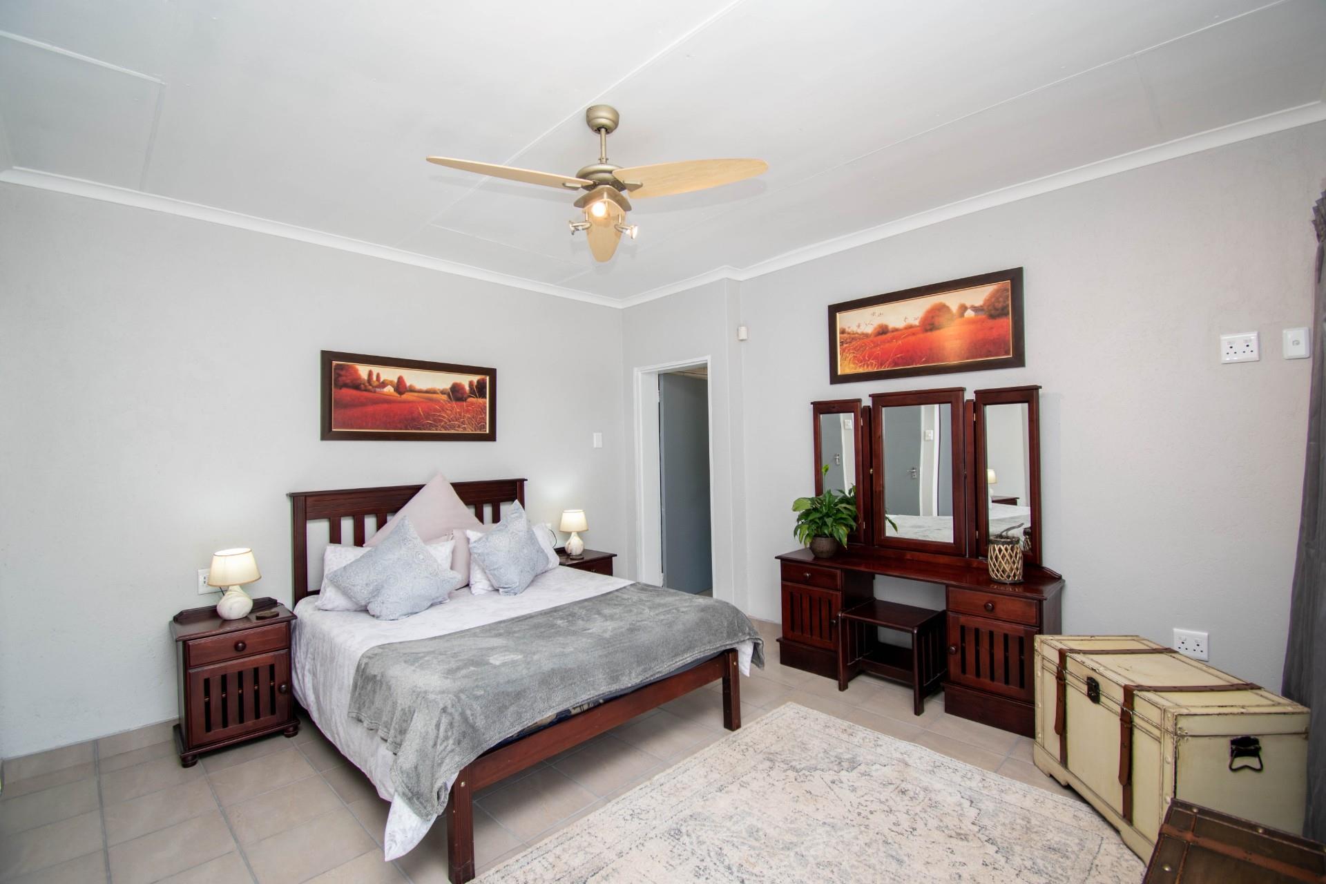 Income-Generating Airbnb, Smallholding Near University of Mpumalanga