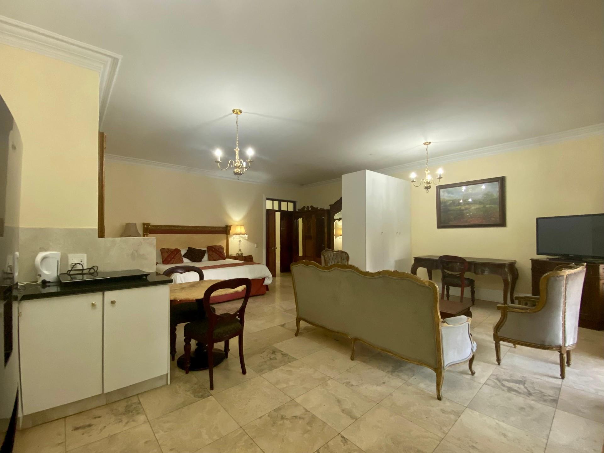 Luxury Open-Plan Studio Apartment Fully Furnished with Spacious (109)