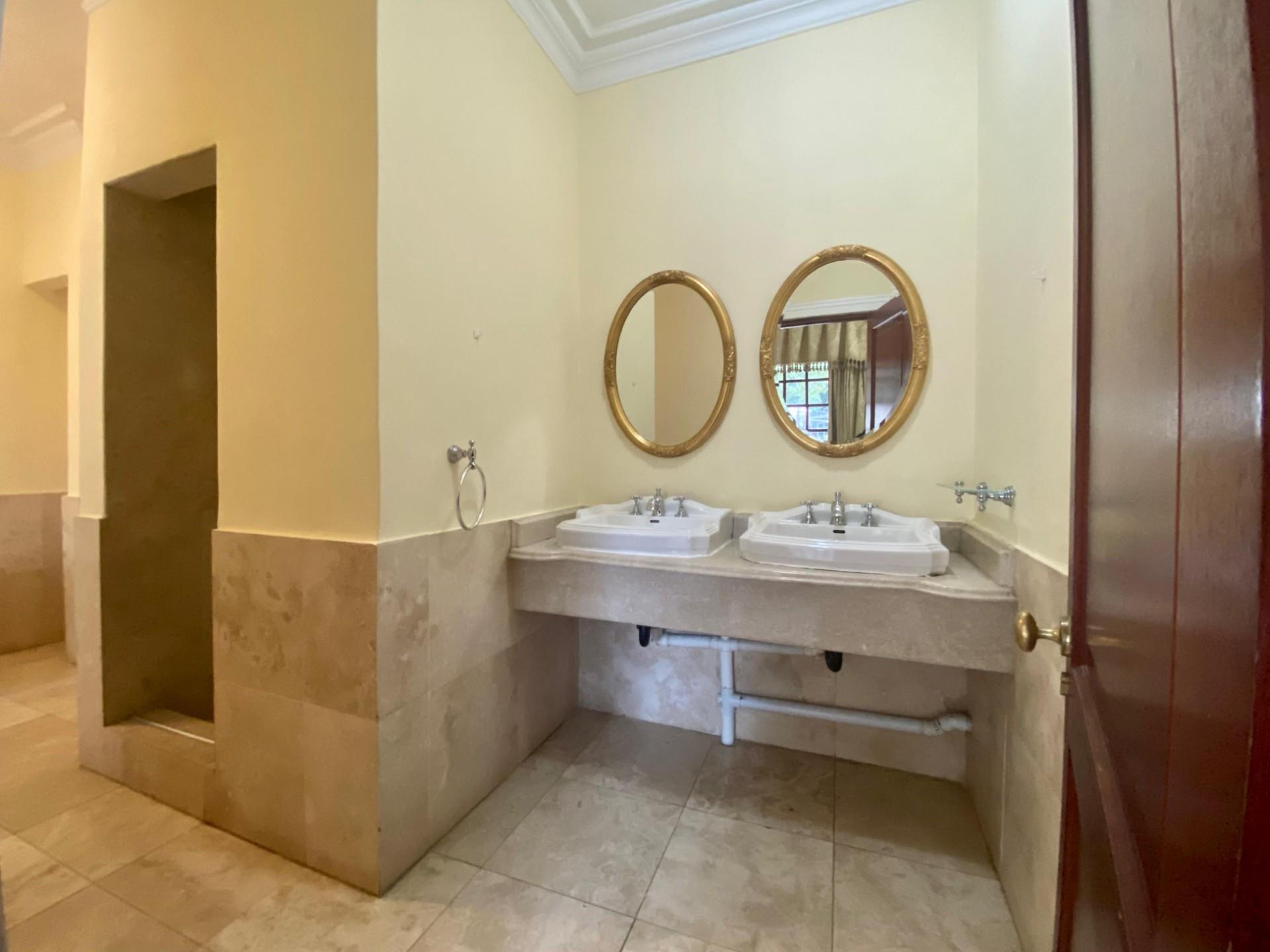 Luxury Open-Plan Studio Apartment Fully Furnished with Spacious (109)