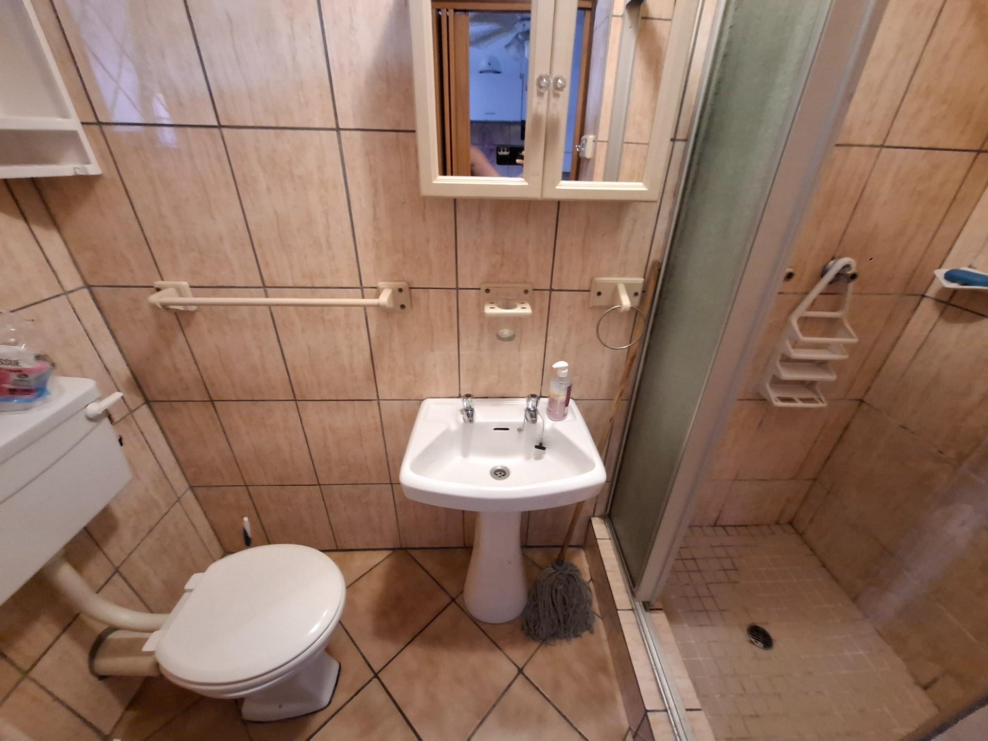 Apartment For Sale in Uvongo, Margate, KwaZulu Natal