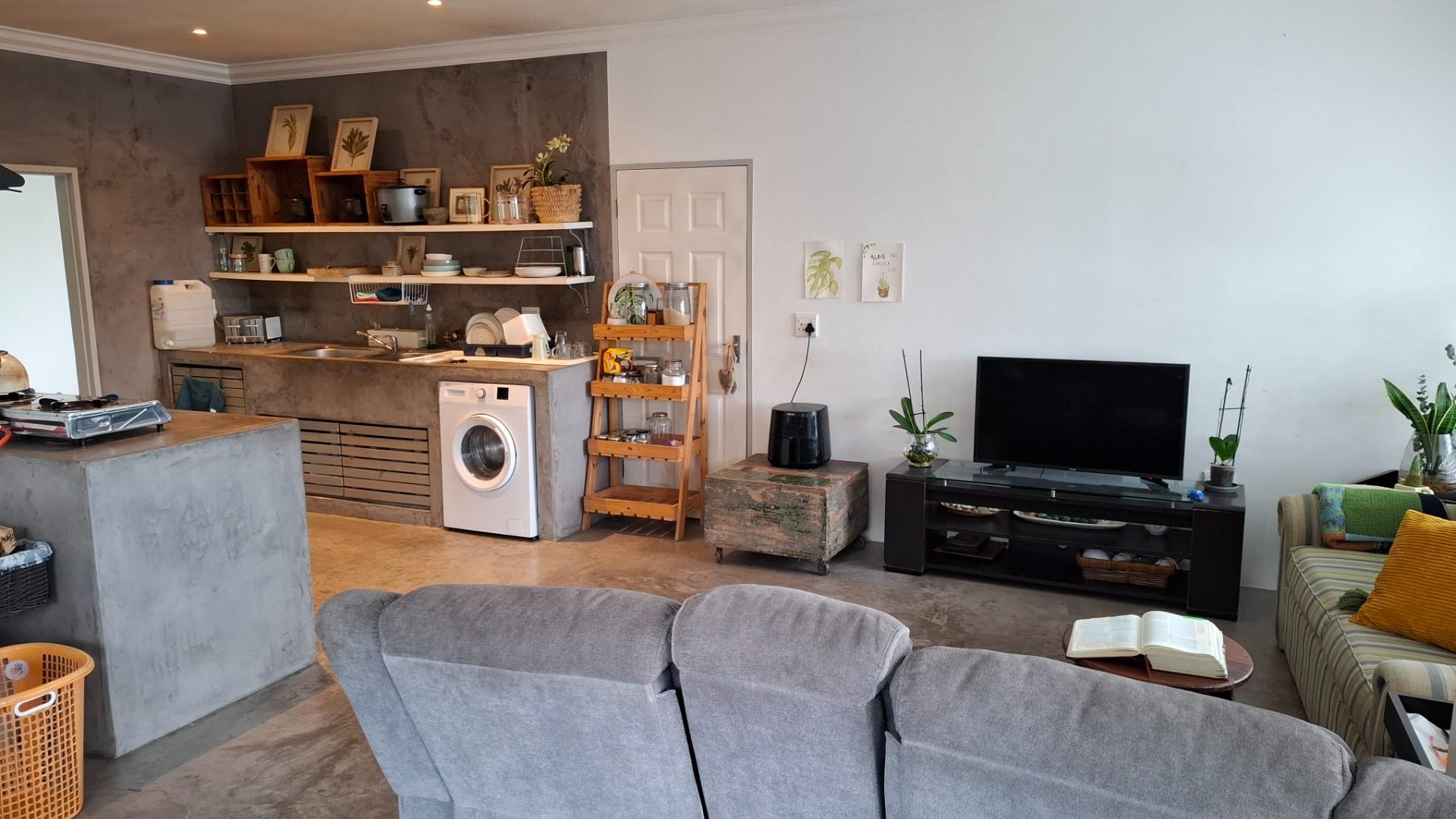 SHELLY BEACH STUNNING PROPERTY IN A SAFE ESTATE