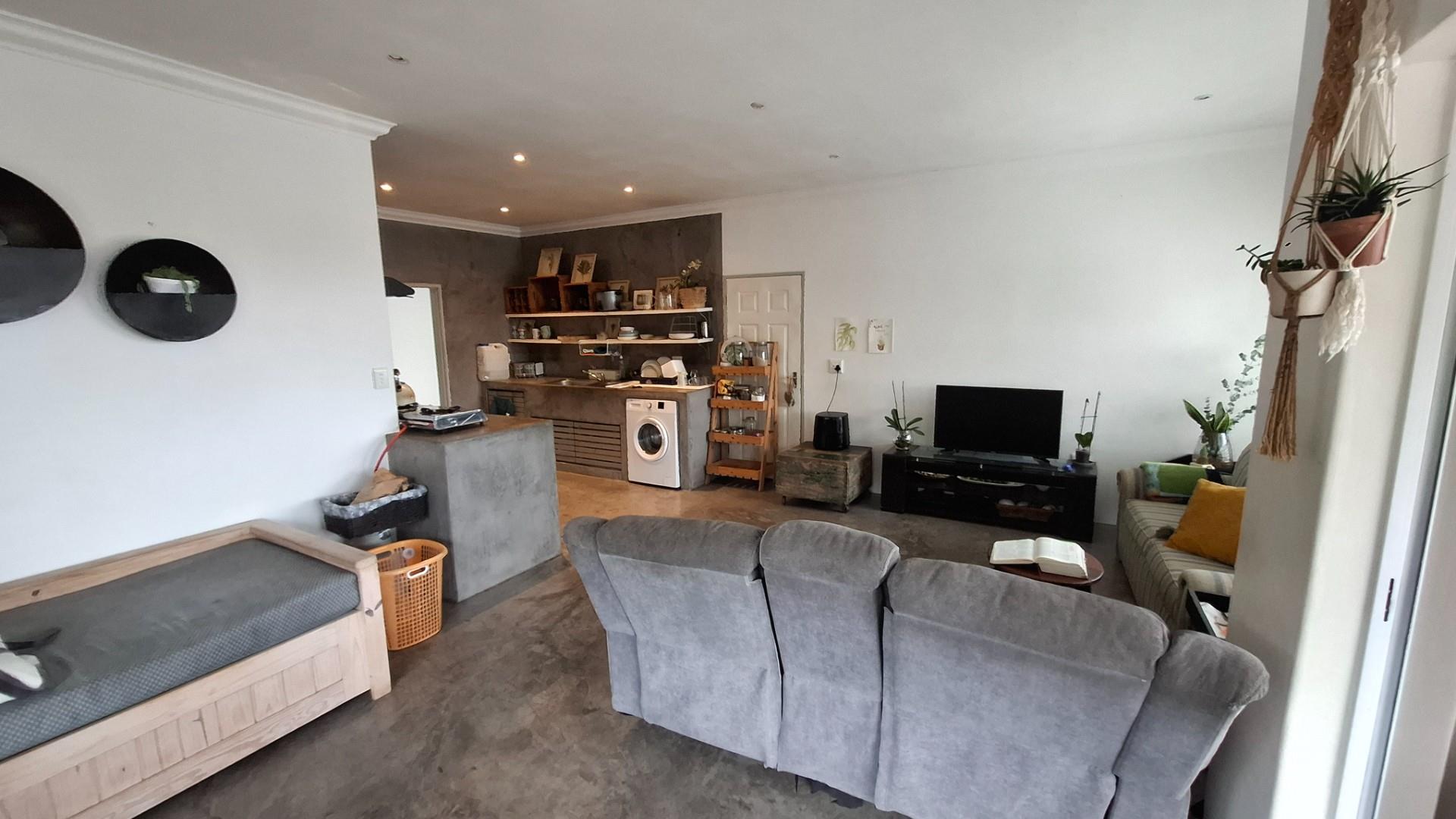 SHELLY BEACH STUNNING PROPERTY IN A SAFE ESTATE