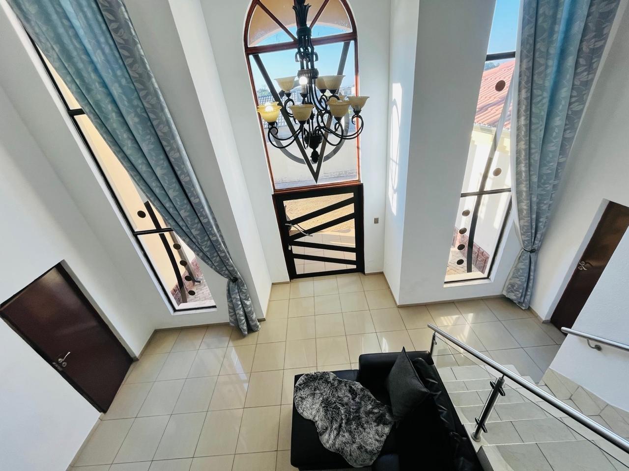 5 Bedroom House To Rent in Magaliesberg Country Estate, Amandasig, Akasia