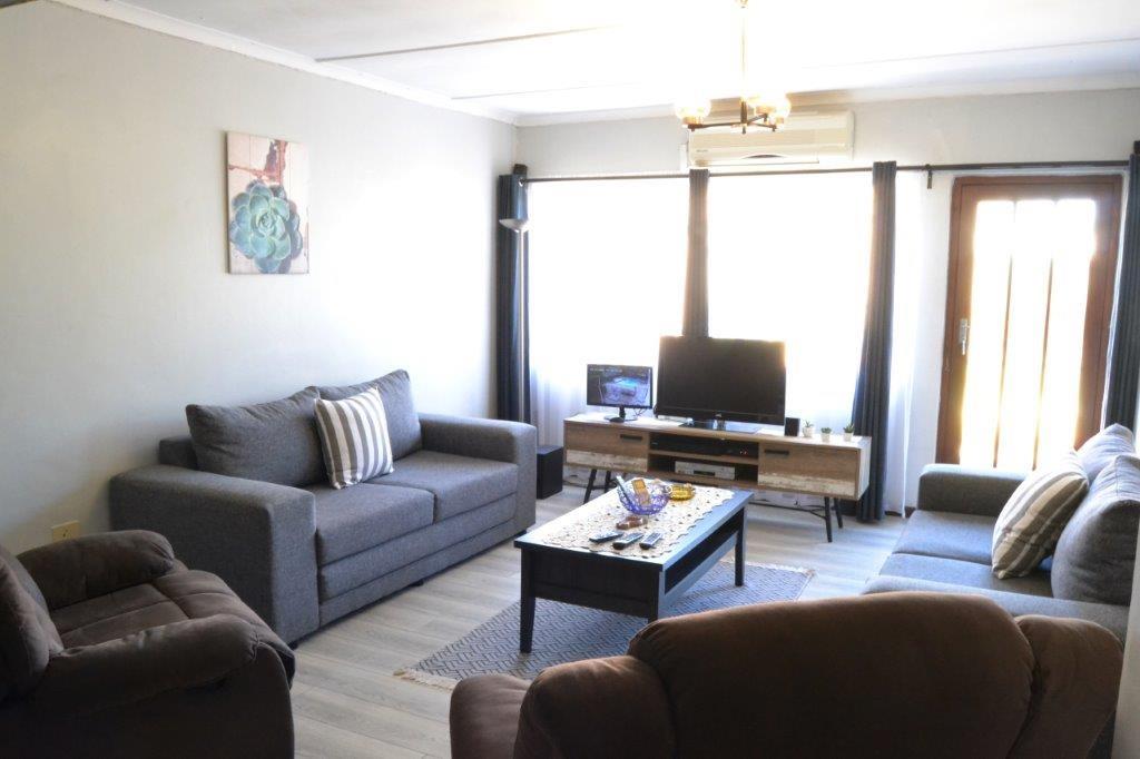 House for sale in Porterville, 200 m²