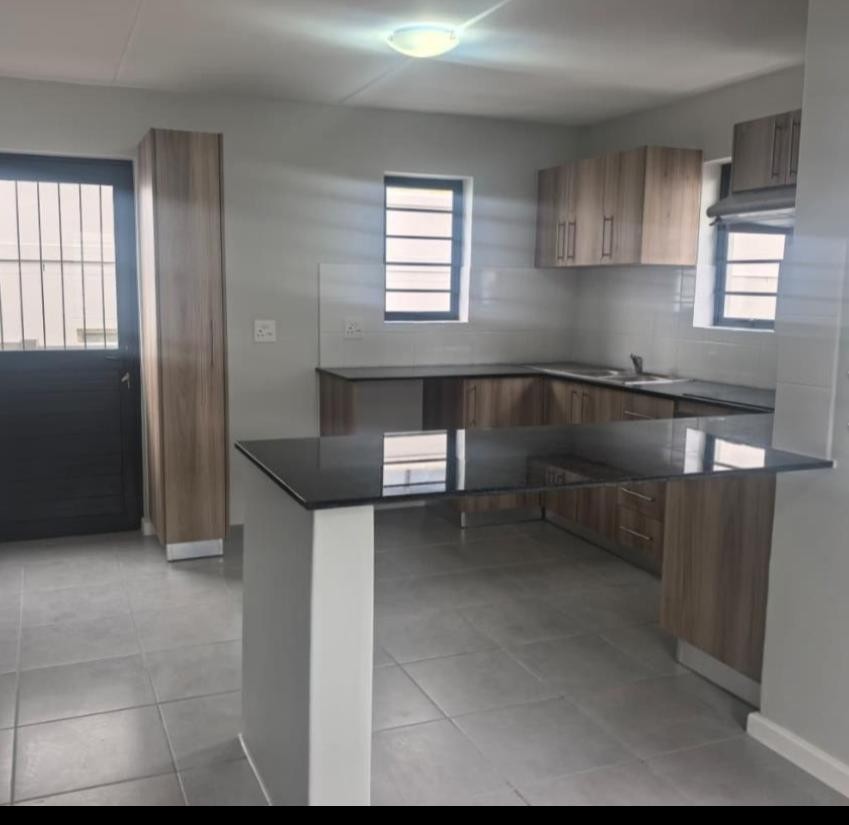 3 Bedroom Semi Detached Dbl Story House For Sale