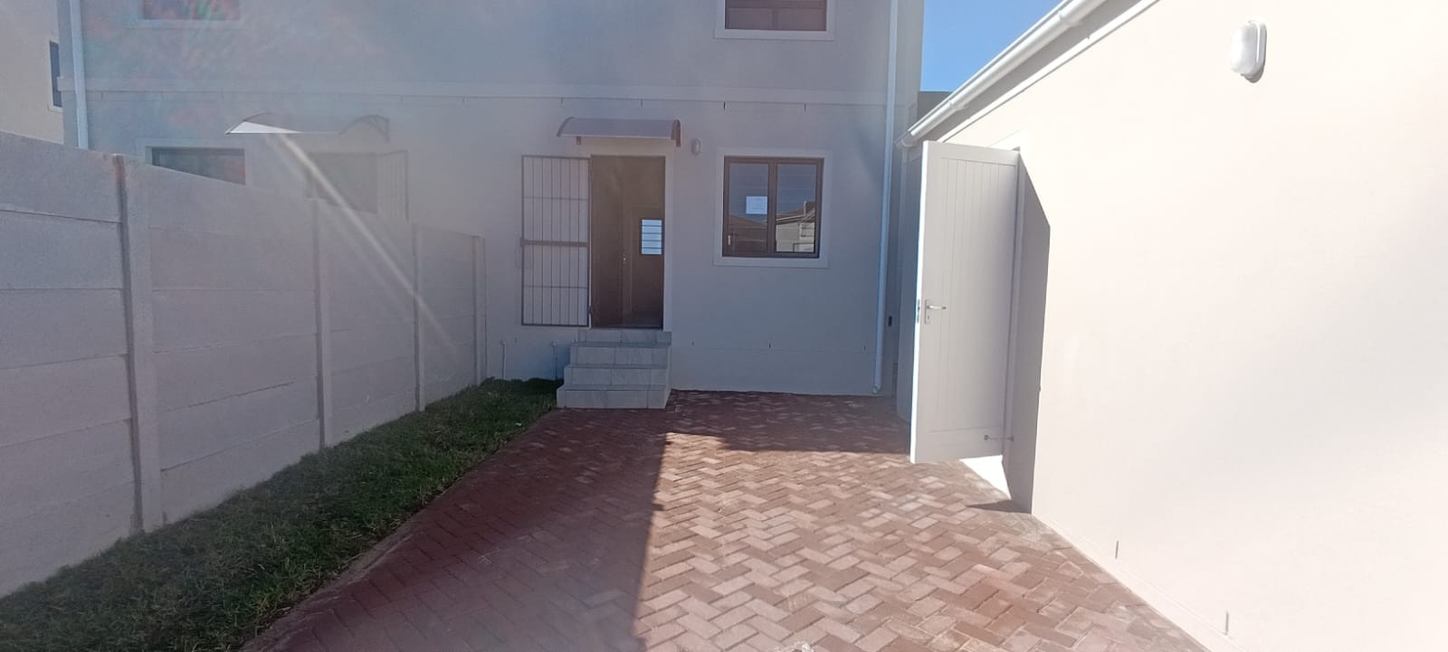 3 Bedroom Semi Detached Dbl Story House For Sale