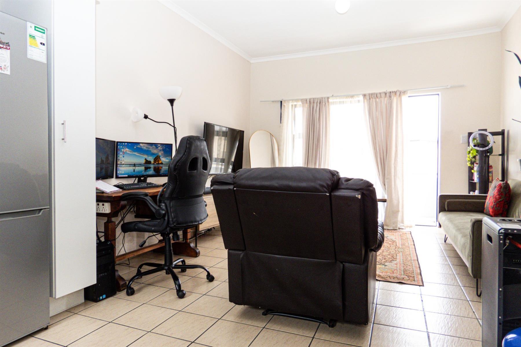 Secure 2-Bedroom Apartment To Rent | Prime Location Near MyCiTi