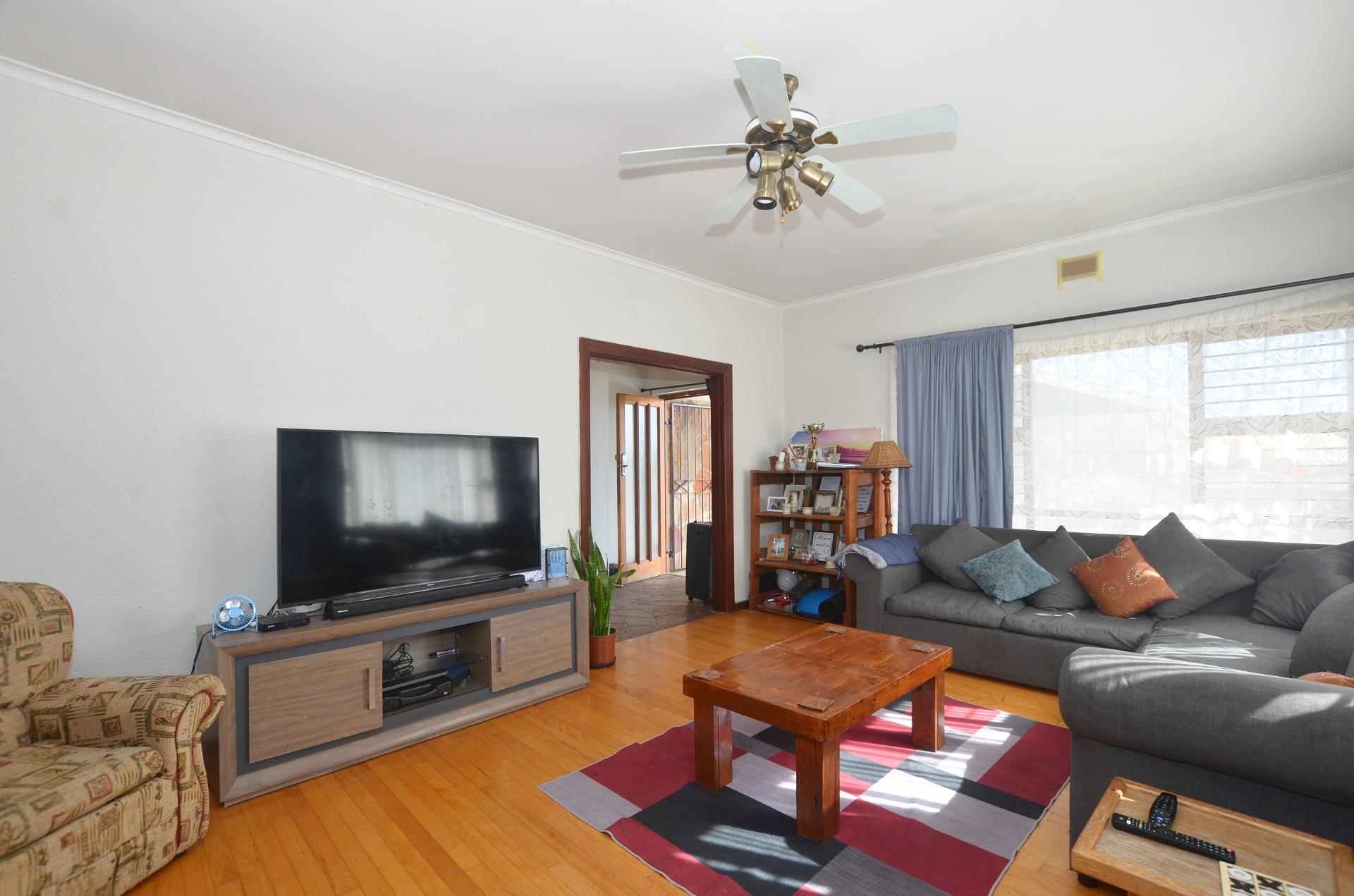 3 Bedroom Family Home with small Flatlet and Brand-New Pool