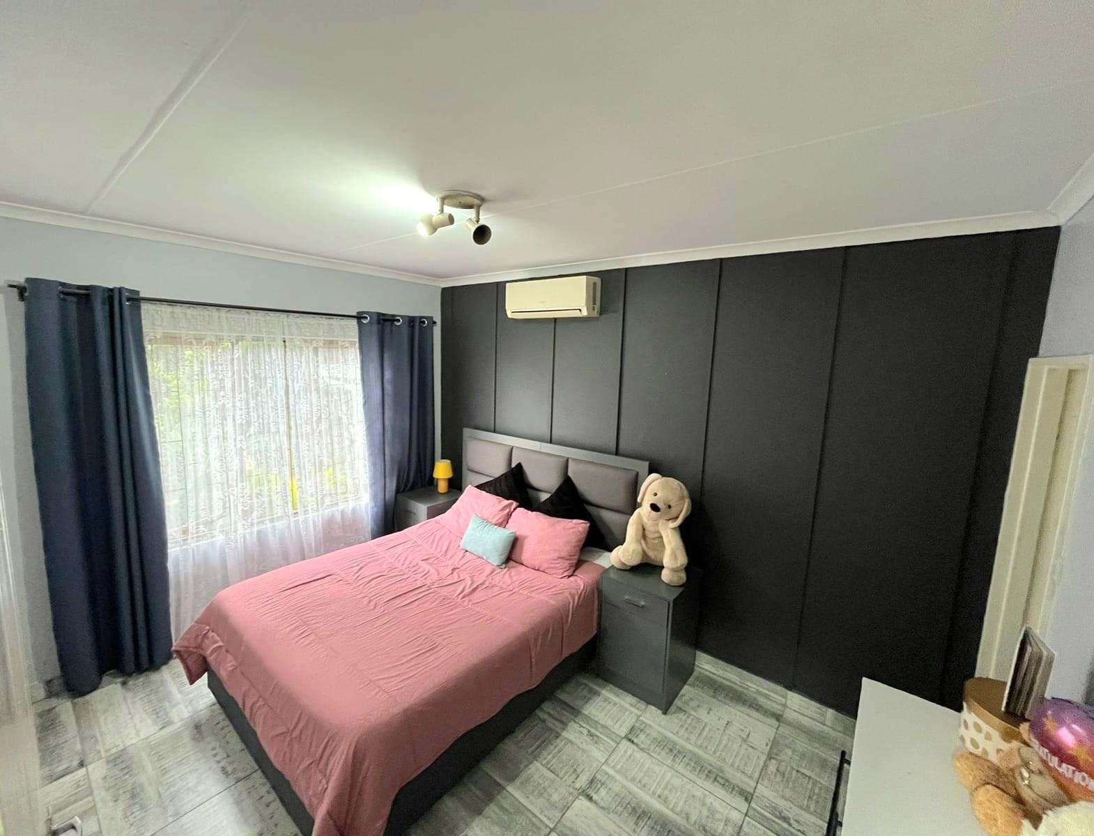 Townhouse for sale in Escombe, Queensburgh, KwaZulu Natal