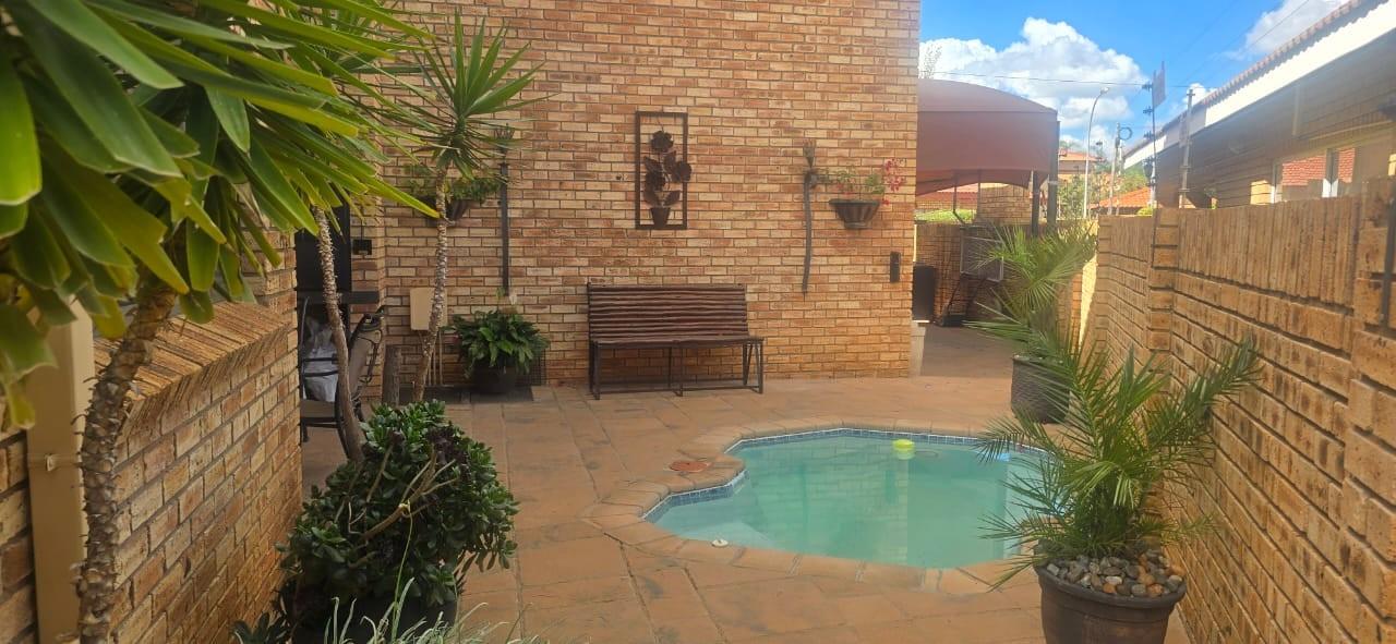 Modern 4 Bedroom Luxury Home with Solar +Water Back up in Prime Location