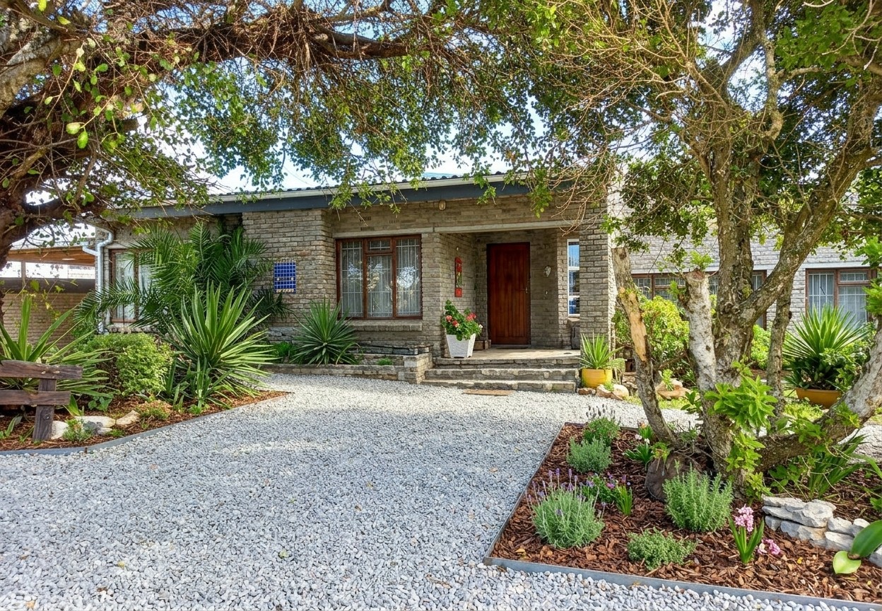3 Bedroom House + Flatlet For Sale in Van Dyks Bay