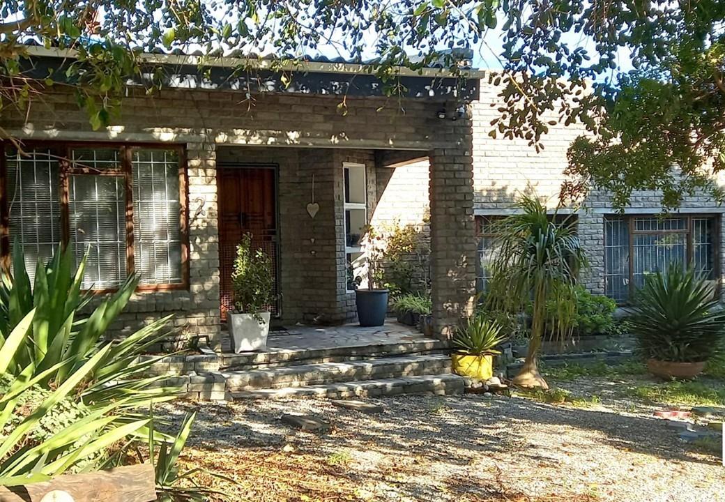 3 Bedroom House + Flatlet For Sale in Van Dyks Bay