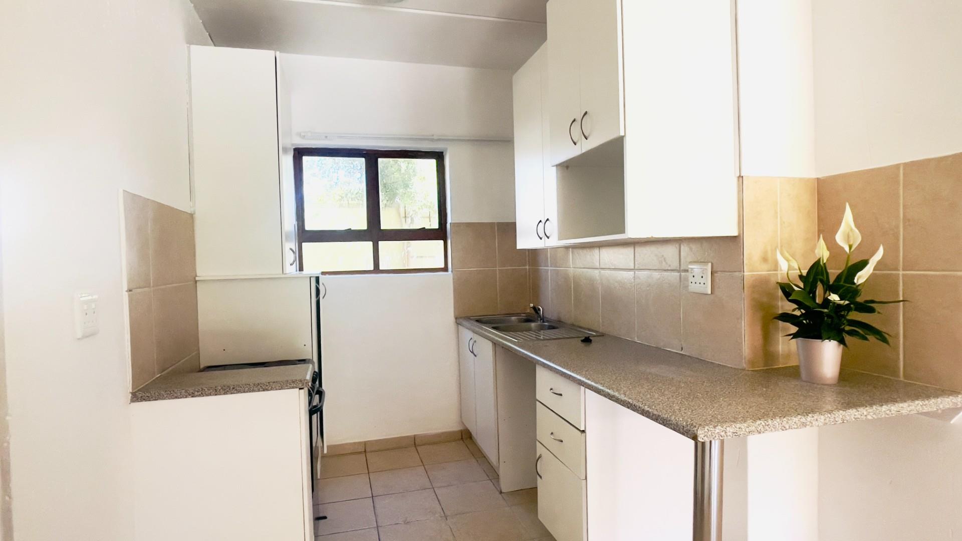 Apartment For Sale in Amorosa, Roodepoort